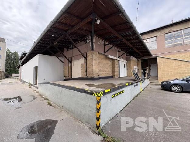 Pronájem výrobních prostor, Brno, U vlečky, 949 m2