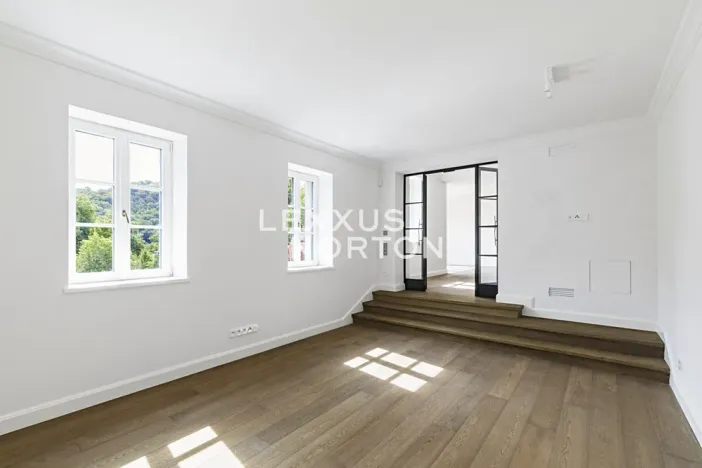 Prodej vily, Praha - Dejvice, V Šáreckém údolí, 253 m2