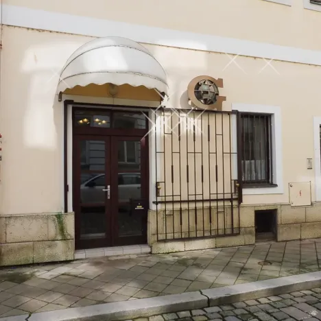 Pronájem obchodního prostoru, Hradec Králové, Úzká, 72 m2