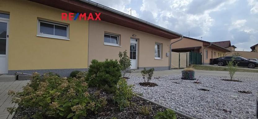 Pronájem rodinného domu, Postřižín, Na Stráni, 80 m2