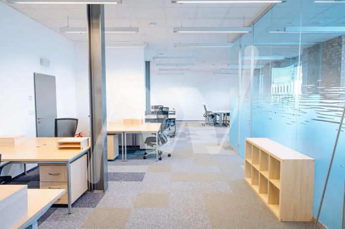 Pronájem kanceláře, Praha - Holešovice, Jankovcova, 93 m2