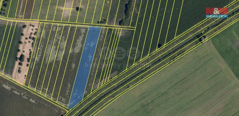Prodej pole, Měnín, 5985 m2