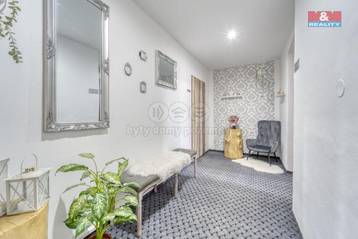 Pronájem obchodního prostoru, Kralovice, nám. Osvobození, 20 m2