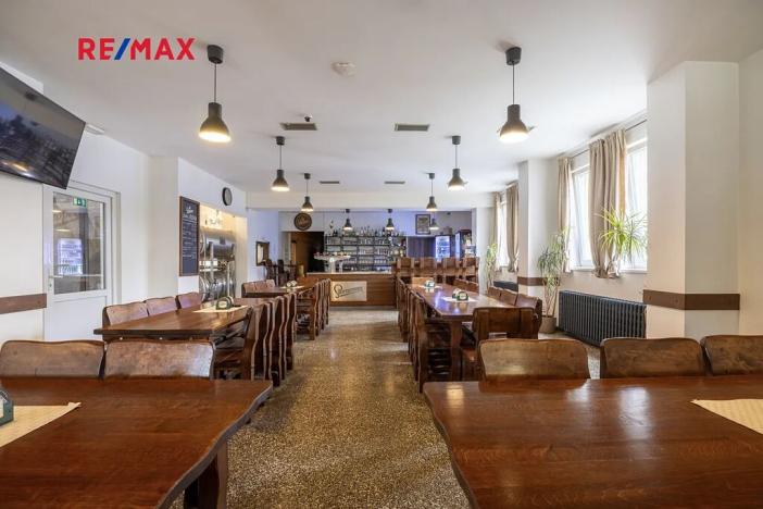 Prodej obchodního prostoru, Čelákovice, Rumunská, 794 m2