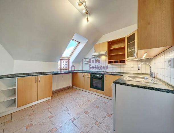 Pronájem bytu 3+1, Jindřichův Hradec, Nušlova, 74 m2