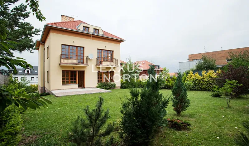 Pronájem vily, Praha - Břevnov, Oddělená, 316 m2