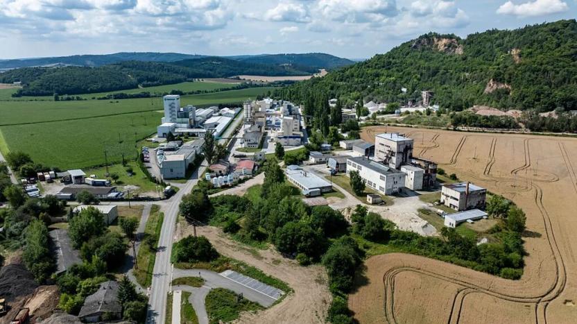 Prodej výrobních prostor, Čebín, 3507 m2