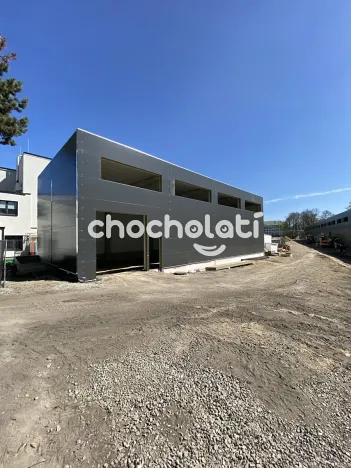 Pronájem výrobních prostor, Pardubice, 2973 m2