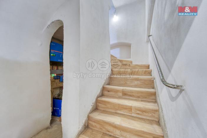 Pronájem obchodního prostoru, Králův Dvůr, Plzeňská, 189 m2