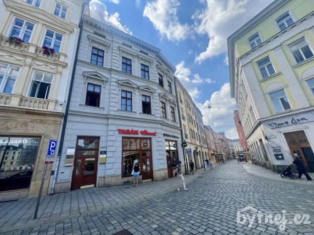 Pronájem kanceláře, Olomouc, Horní náměstí, 142 m2