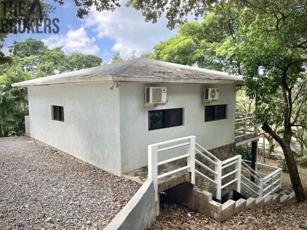 Prodej komerční, Coxen Hole, Roatán, Honduras, 304 m2