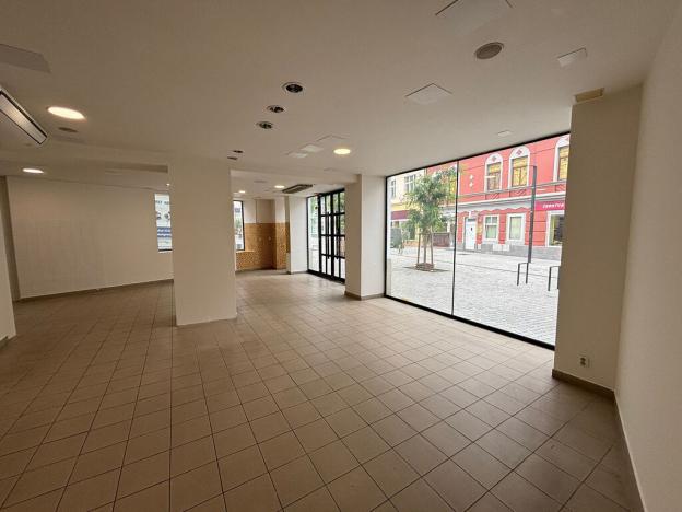 Pronájem obchodního prostoru, Kladno, Komenského, 121 m2