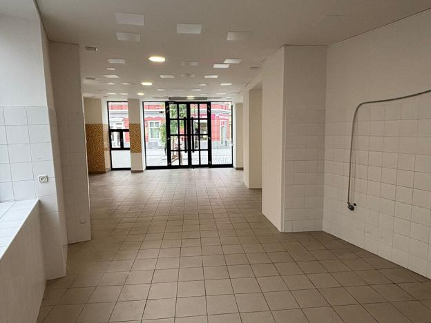 Pronájem obchodního prostoru, Kladno, Komenského, 121 m2