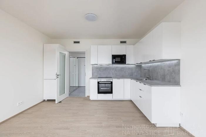 Pronájem bytu 1+kk, Praha - Modřany, Mezi vodami, 31 m2