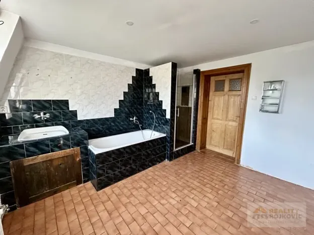 Prodej vily, Broumov, třída Masarykova, 360 m2