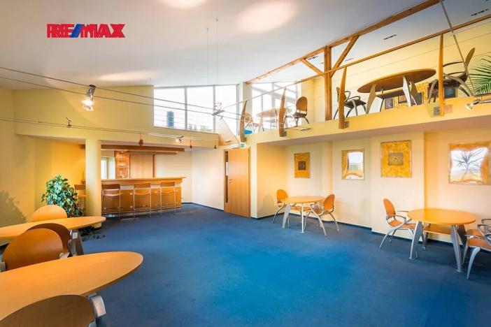 Prodej skladu, Strančice, 2325 m2