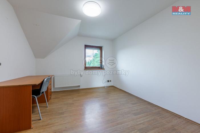 Prodej rodinného domu, Nová Role - Mezirolí, 221 m2