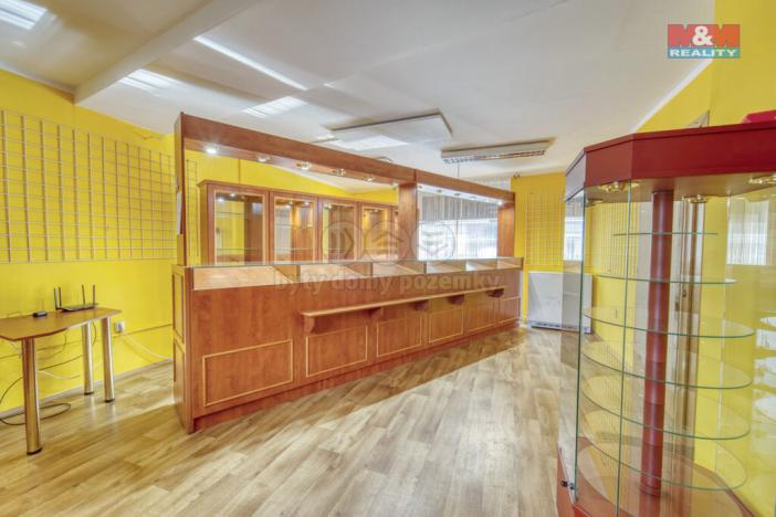Pronájem obchodního prostoru, Kralovice, Masarykovo nám., 38 m2