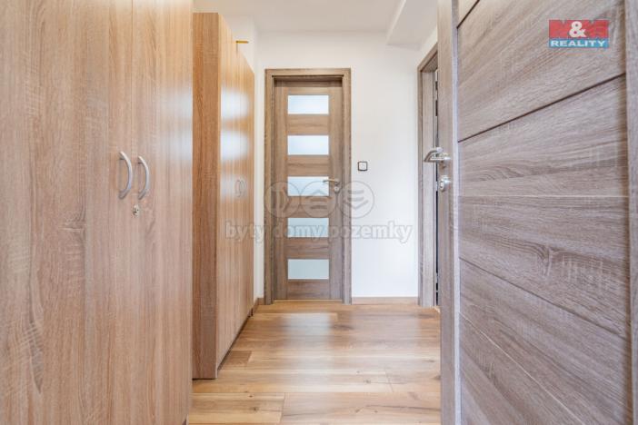 Pronájem atypického bytu, Hoštice, 60 m2