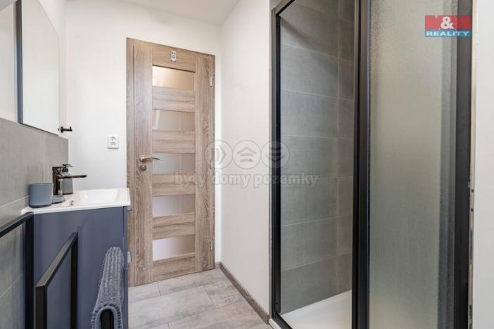 Pronájem atypického bytu, Hoštice, 60 m2