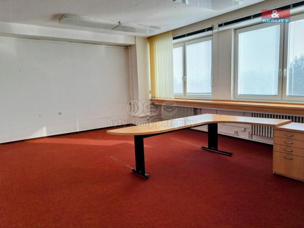 Pronájem kanceláře, Brno - Lesná, Slavíčkova, 288 m2