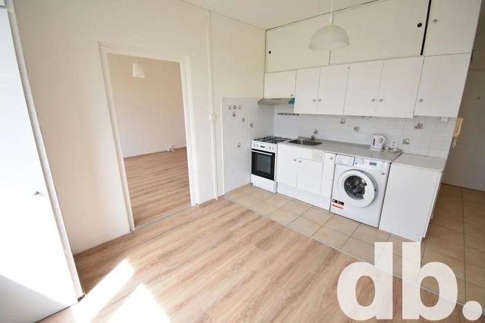 Pronájem bytu 1+1, Karlovy Vary, Chomutovská, 36 m2