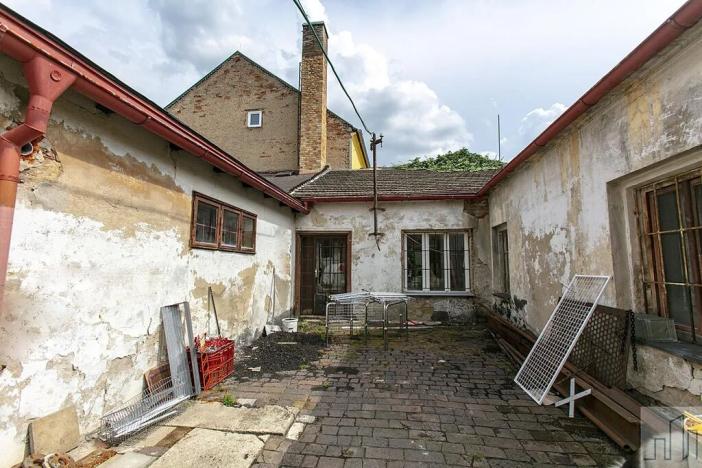 Prodej výrobních prostor, Lahošť, Švermova, 255 m2