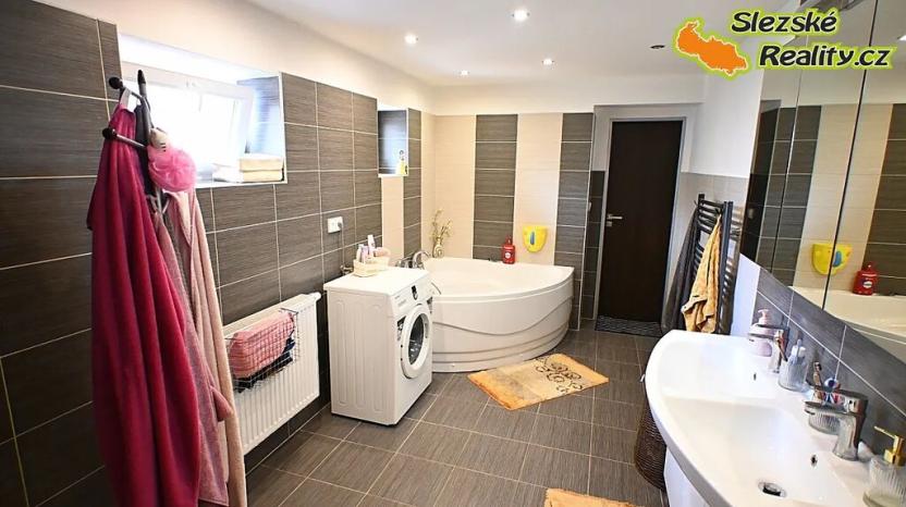 Prodej rodinného domu, Vitiněves, 290 m2