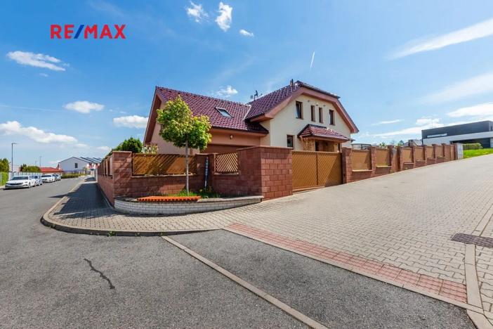 Prodej rodinného domu, Hostivice, Liliová, 392 m2