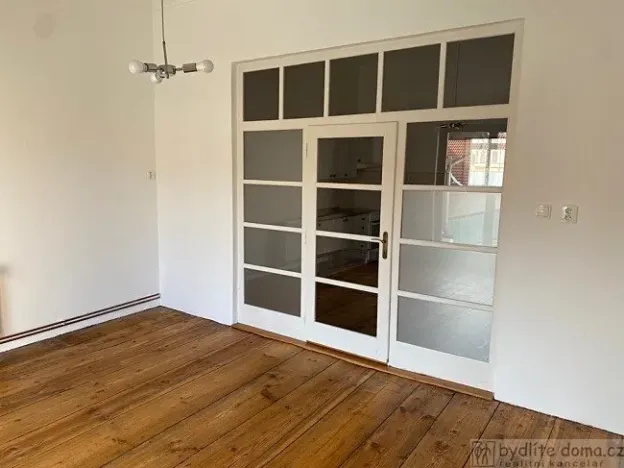 Pronájem bytu 2+1, Vodňany, nám. Svobody, 77 m2