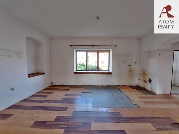 Prodej rodinného domu, Nebužely, 300 m2