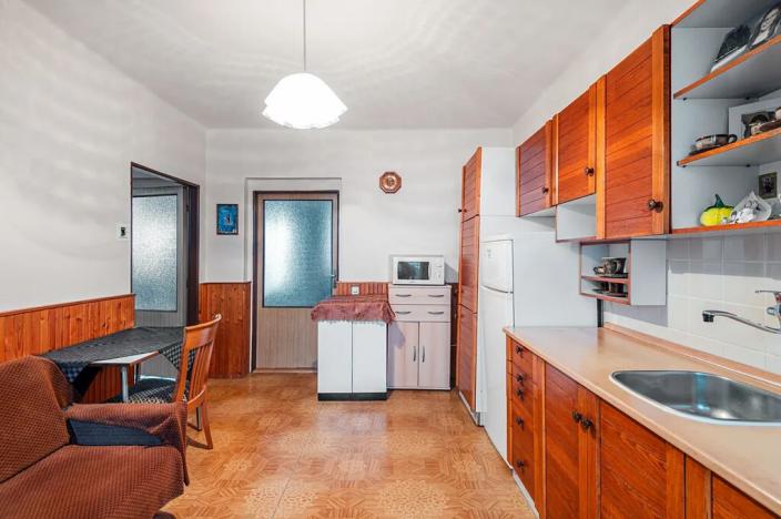 Prodej rodinného domu, Velim, náměstí Obránců míru, 180 m2