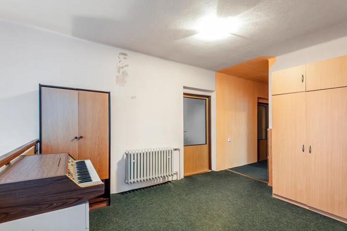 Prodej rodinného domu, Velim, náměstí Obránců míru, 180 m2