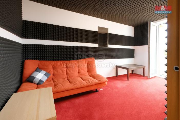 Prodej bytu 3+1, Karlovy Vary - Stará Role, Nerudova, 66 m2