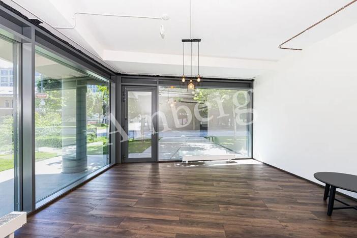 Prodej obchodního prostoru, Praha - Karlín, Karolinská, 59 m2