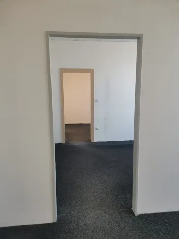 Pronájem obchodního prostoru, Hradec Králové, Vážní, 17 m2