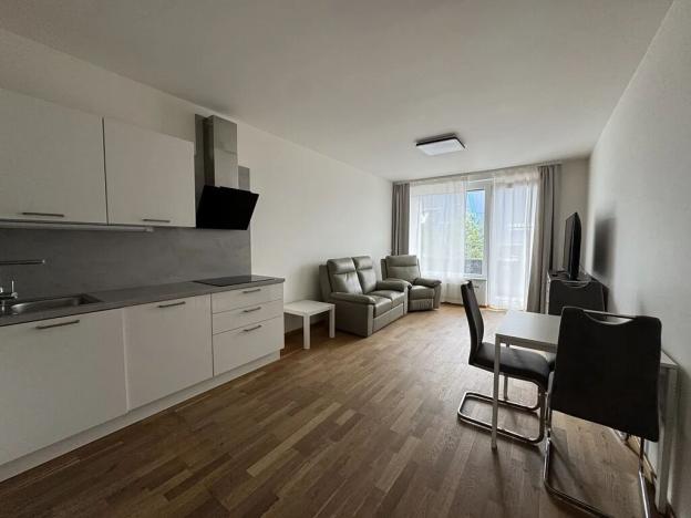 Pronájem bytu 2+kk, Praha - Vysočany, Smržových, 56 m2