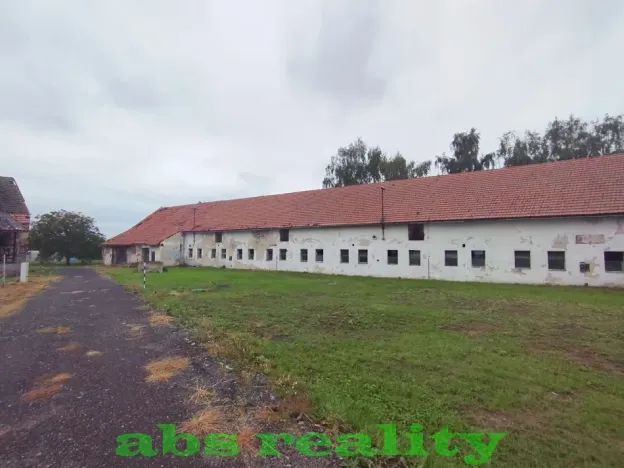 Prodej zemědělského objektu, Dolní Chvatliny, 1691 m2