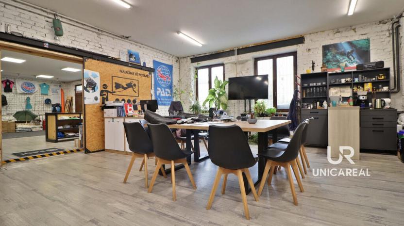 Pronájem obchodního prostoru, Brno - Husovice, Dukelská třída, 240 m2