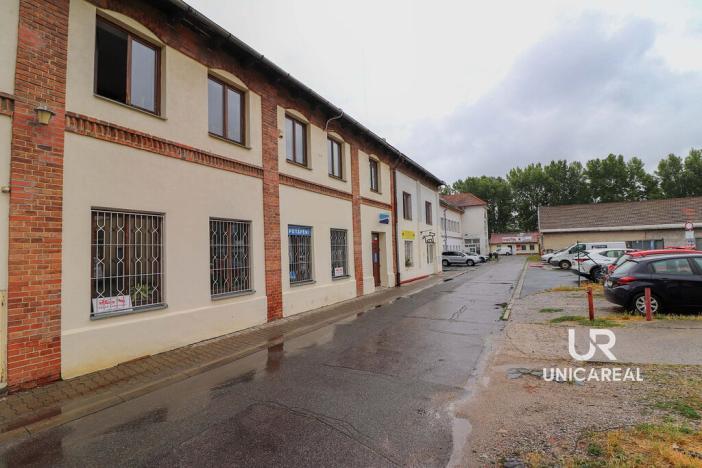 Pronájem obchodního prostoru, Brno - Husovice, Dukelská třída, 240 m2