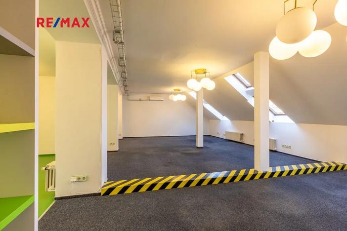 Prodej činžovního domu, Praha - Nové Město, Na bojišti, 728 m2