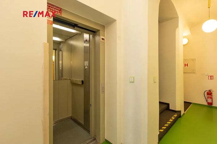 Prodej činžovního domu, Praha - Nové Město, Na bojišti, 728 m2