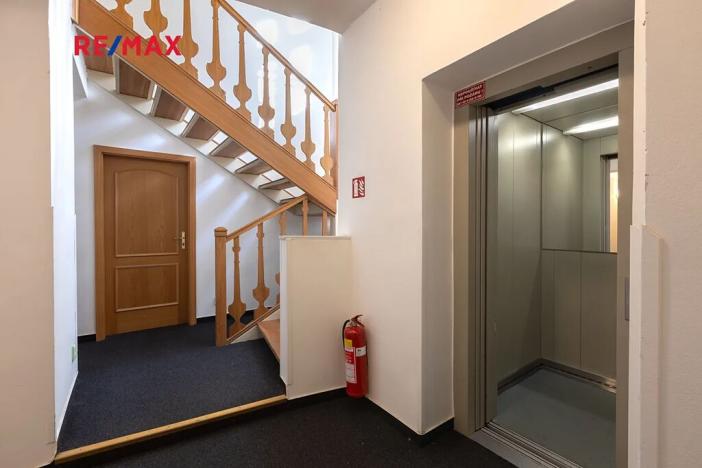 Prodej činžovního domu, Praha - Nové Město, Na bojišti, 728 m2