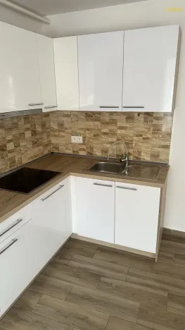 Pronájem bytu 2+kk, Moravské Budějovice, nám. Míru, 55 m2