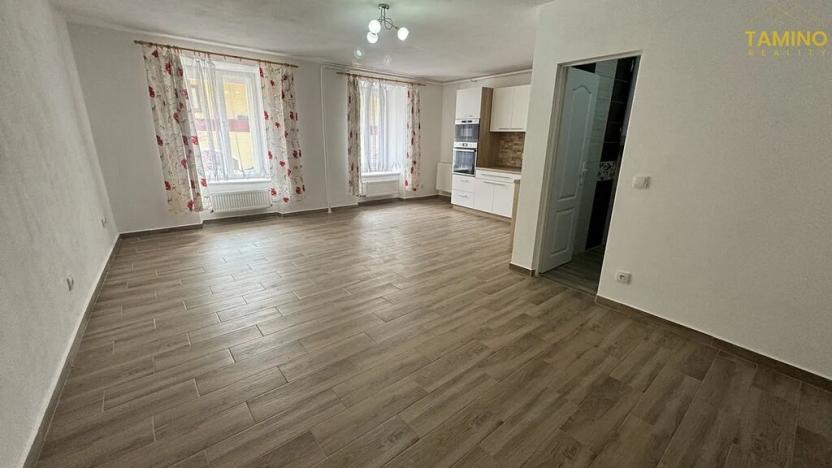 Pronájem bytu 2+kk, Moravské Budějovice, nám. Míru, 55 m2