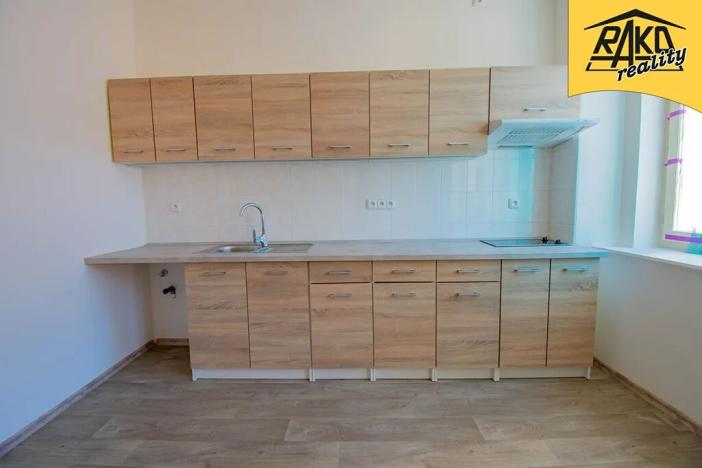 Pronájem bytu 1+kk, Trutnov, Krakonošovo náměstí, 37 m2