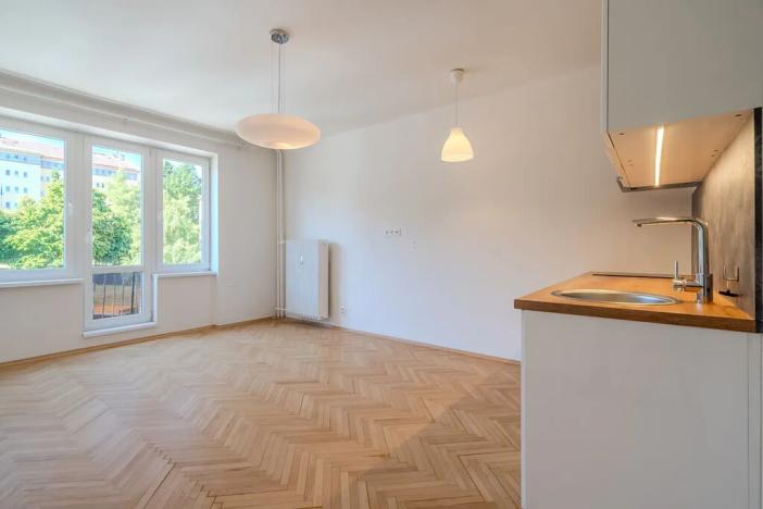 Pronájem bytu 1+kk, Praha, Jeremenkova, 28 m2