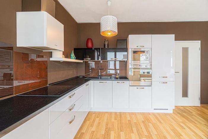 Pronájem bytu 2+kk, Ostrava, Jantarová, 60 m2