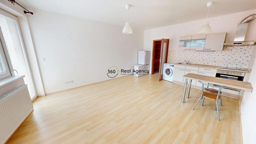 Pronájem bytu 1+kk, Praha - Nusle, Kloboučnická, 33 m2