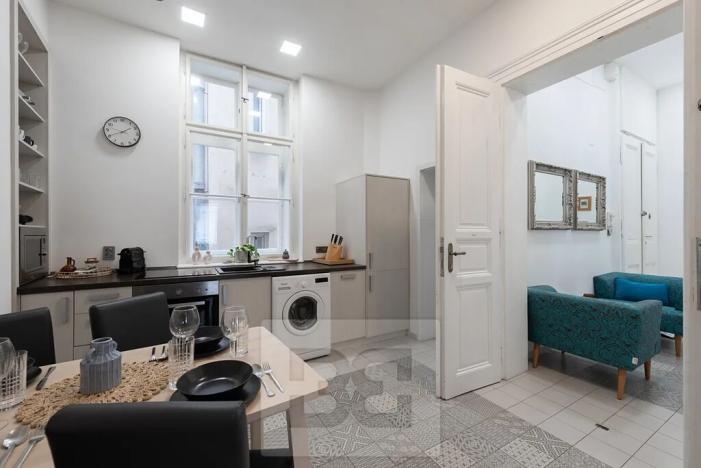 Prodej bytu 2+1, Praha - Nové Město, Ve Smečkách, 66 m2